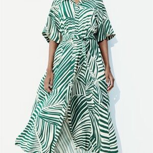 NWT H&M Green and White Patterned Tie Belt Dress